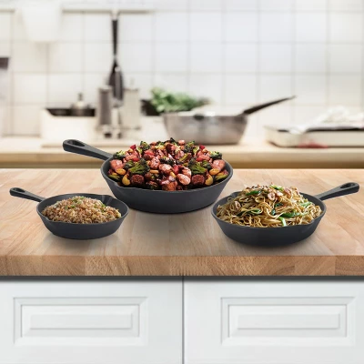 MegaChef Pre-Seasoned 3 Piece Cast Iron Skillet Set 3 MegaChef Pre-Seasoned 3 Piece Cast Iron Skillet Set