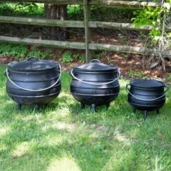 Lehman's Campfire Cooking Kettle Pot - Cast Iron Potje Dutch Oven With 3 Legs And Lid, 15.25 Inch, 4.75 Gallon